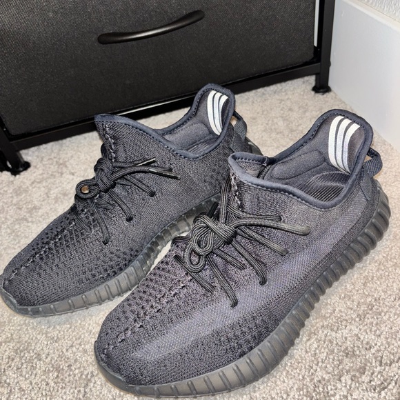 Yeezy 350 - Picture 5 of 5